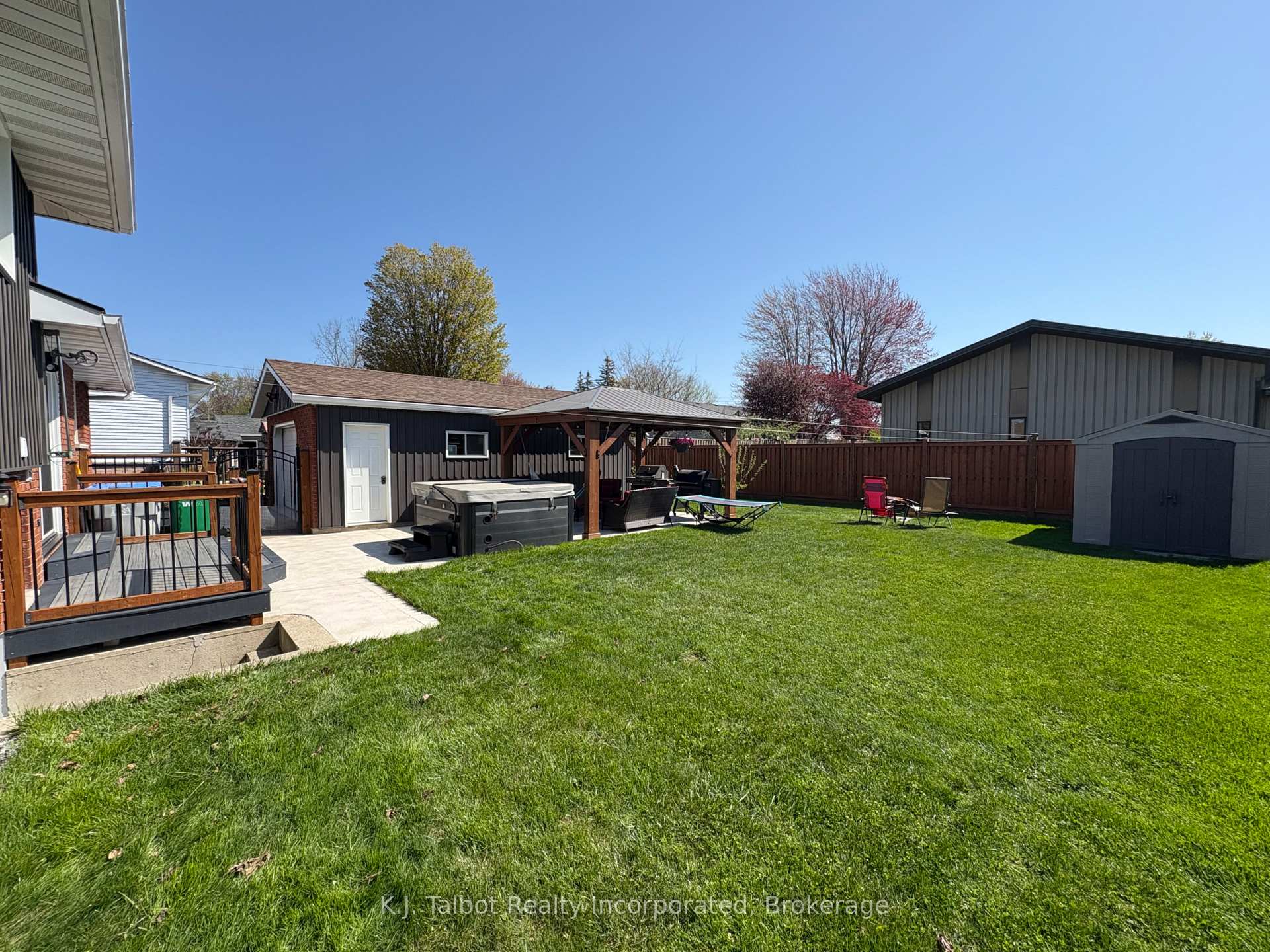 Photo 26 of 325 Krohmer Drive, Goderich, Goderich (Town) — HOMEH