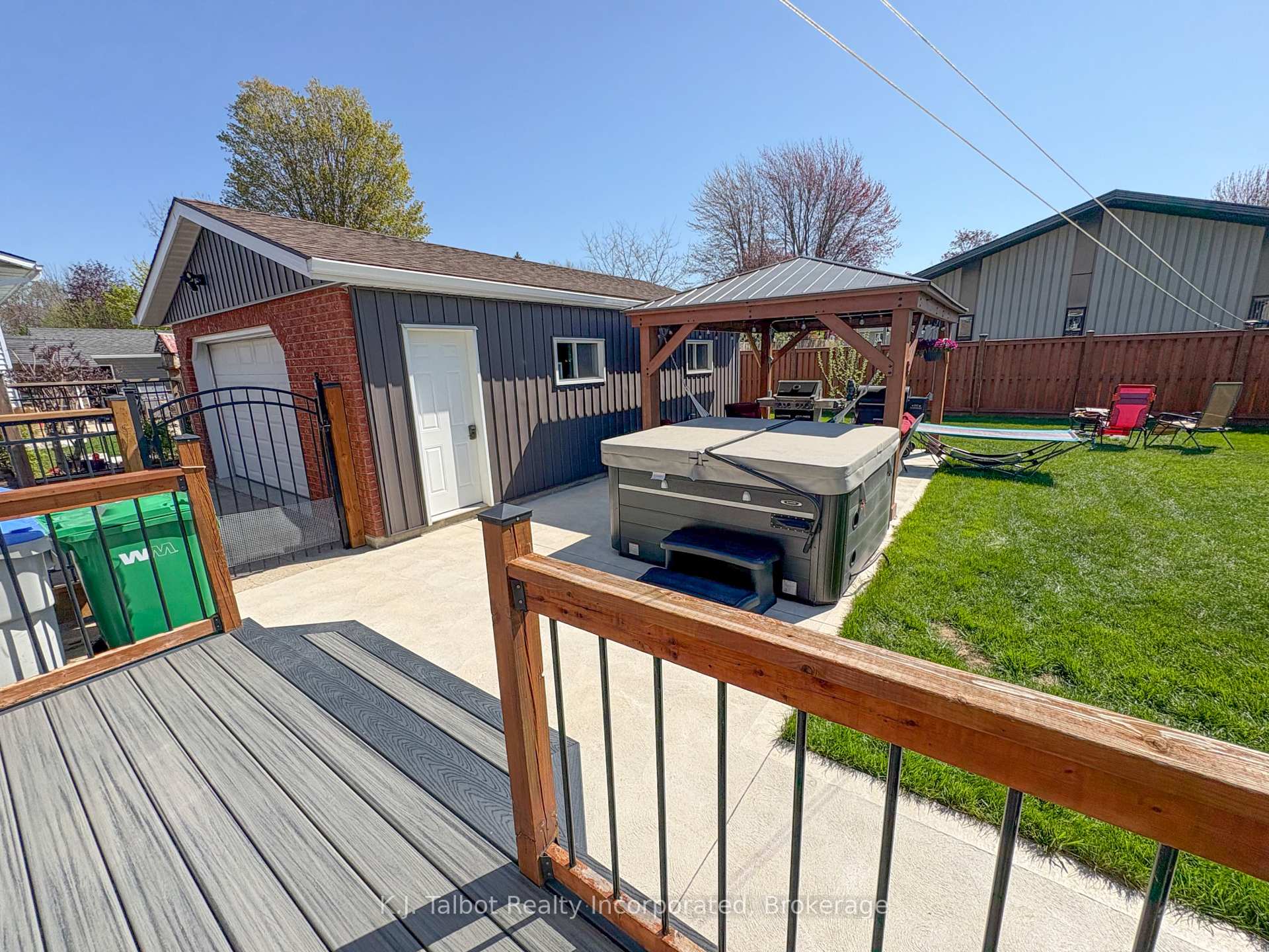 Photo 29 of 325 Krohmer Drive, Goderich, Goderich (Town) — HOMEH