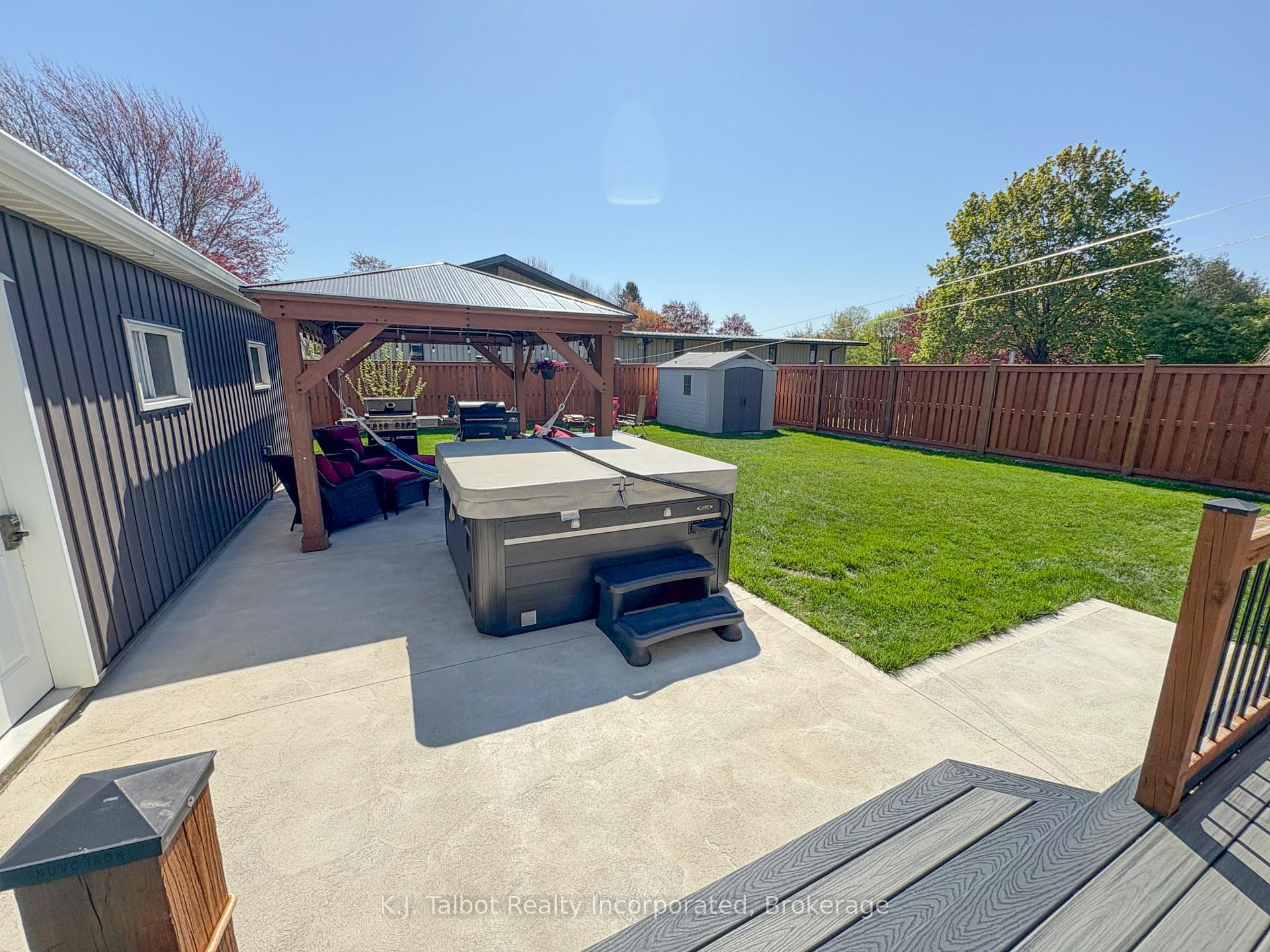 Photo 30 of 325 Krohmer Drive, Goderich, Goderich (Town) — HOMEH