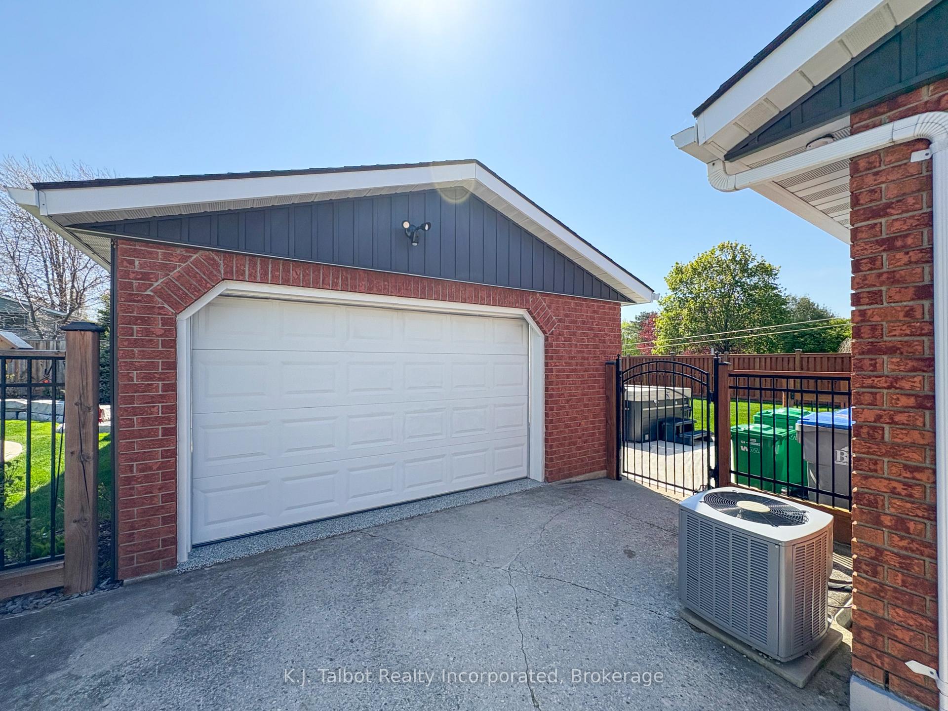 Photo 31 of 325 Krohmer Drive, Goderich, Goderich (Town) — HOMEH