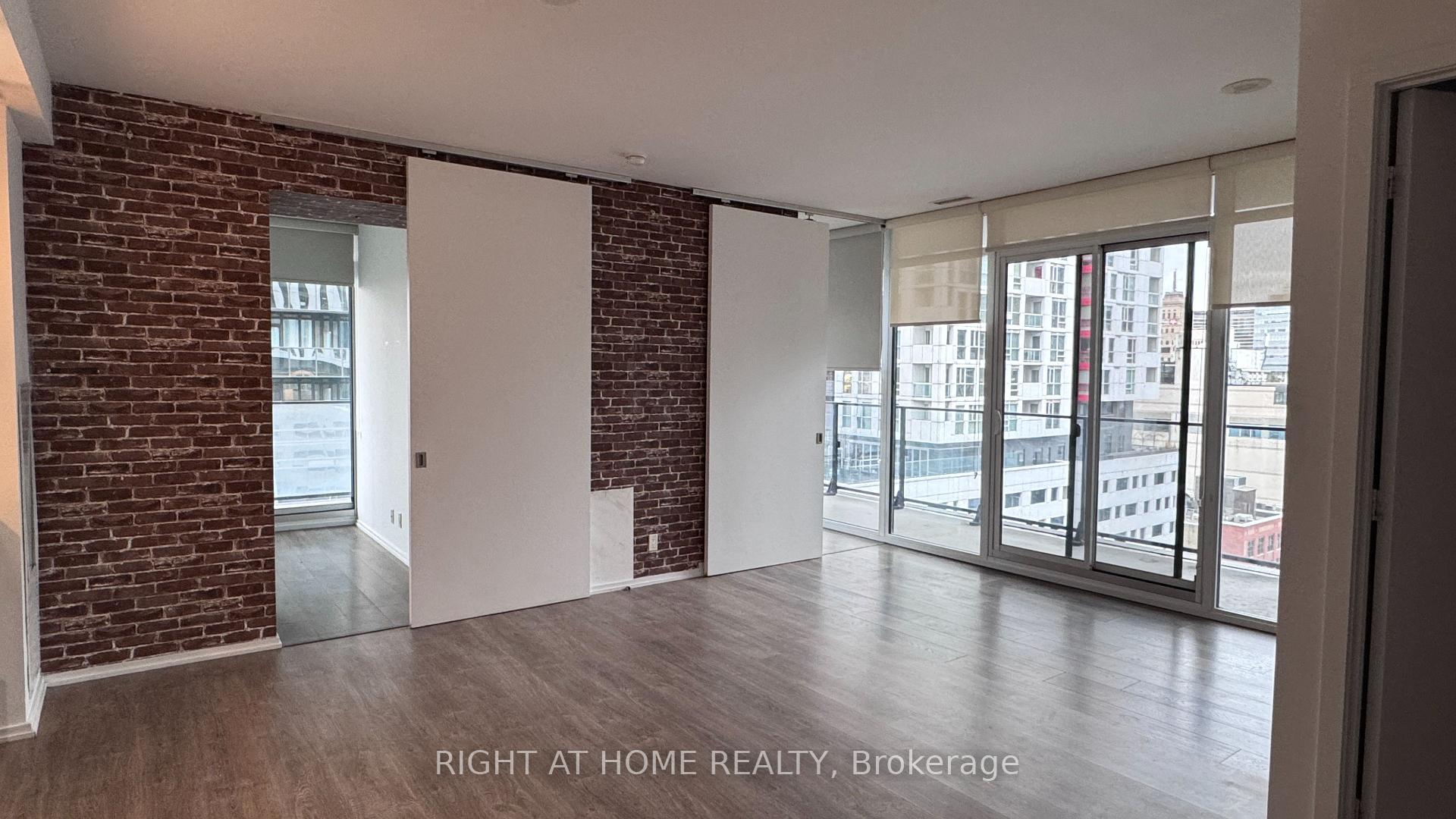Front of Unit 1108, 125 Peter Street