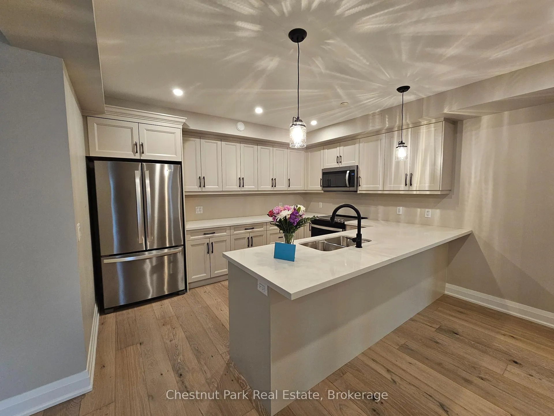Photo 2 of Unit 301, 200 Anglo Street, Bracebridge, Macaulay — HOMEH