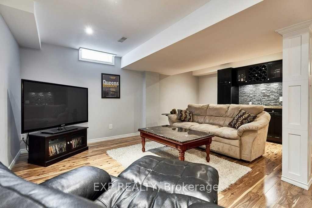 Photo 13 of Unit Unit #8, 460 Woodmount Drive, Oshawa, Samac — HOMEH
