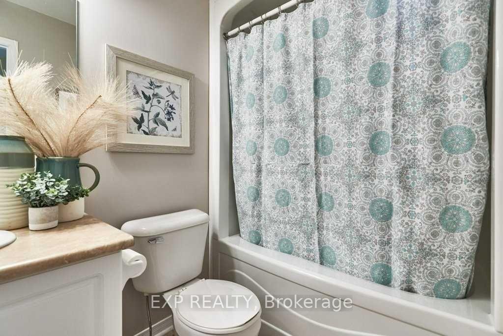 Photo 18 of Unit Unit #8, 460 Woodmount Drive, Oshawa, Samac — HOMEH