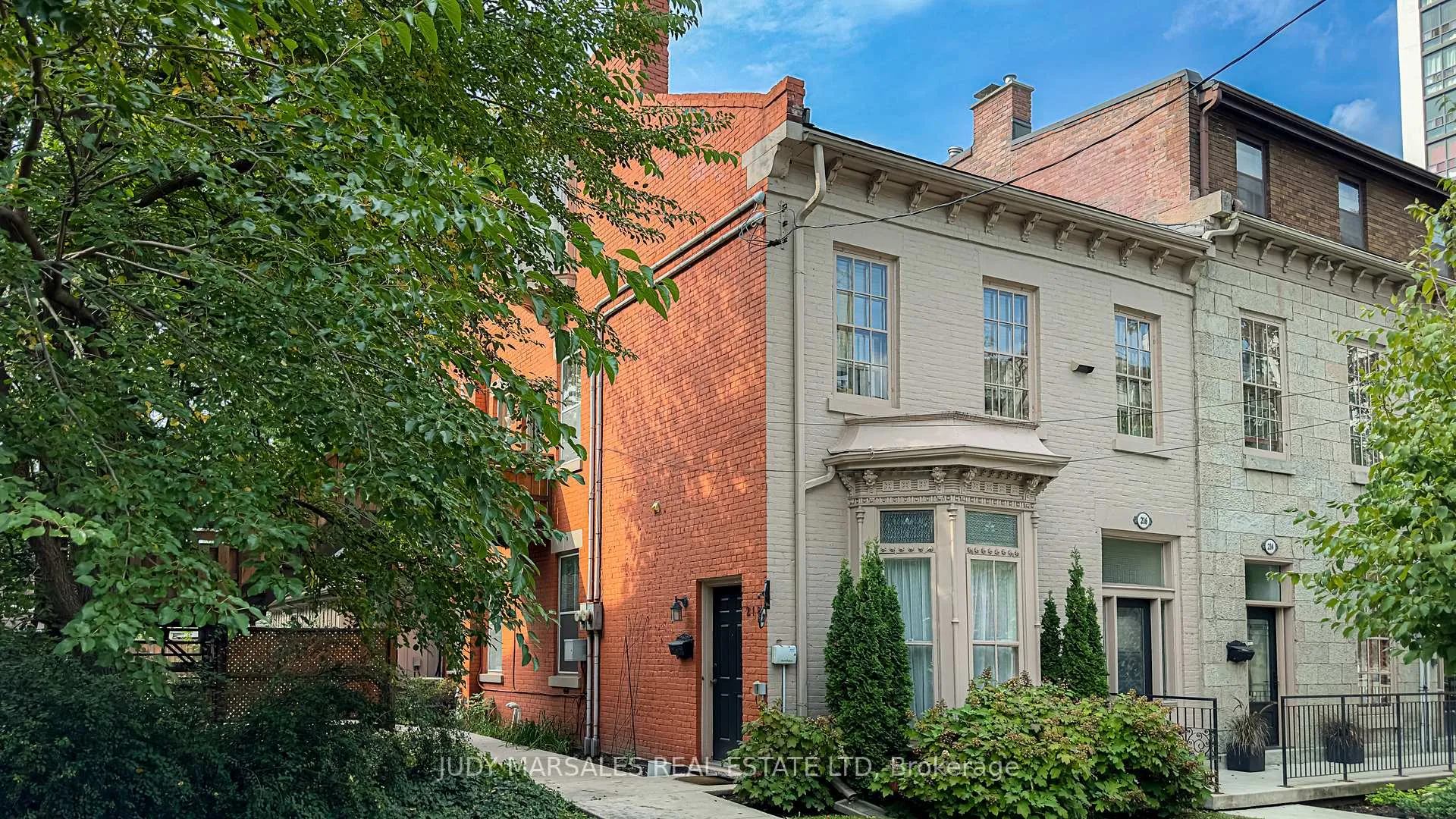 Photo 1 of 218 Bay Street S, Hamilton, Durand — HOMEH