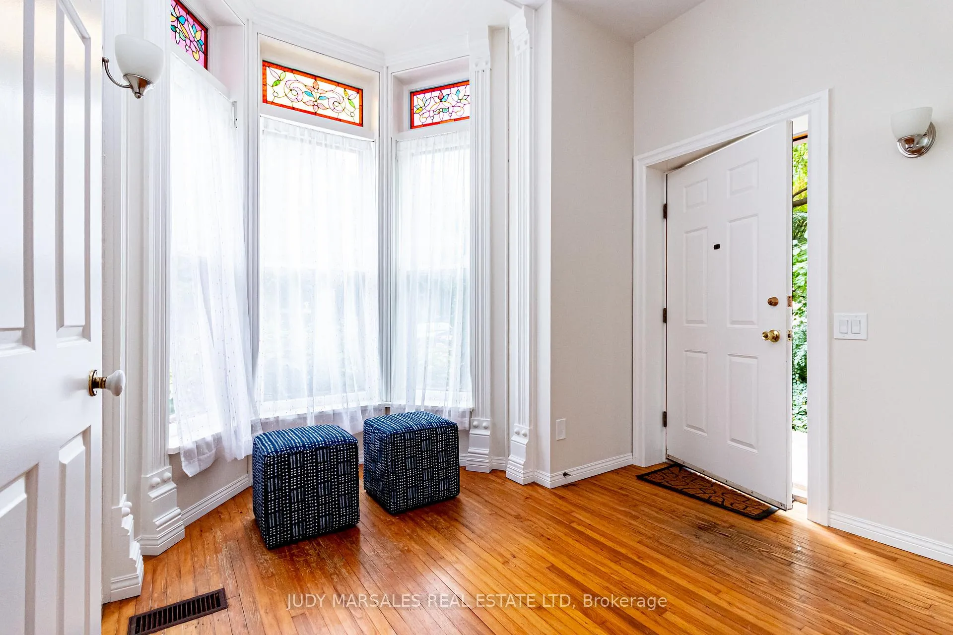Photo 5 of 218 Bay Street S, Hamilton, Durand — HOMEH