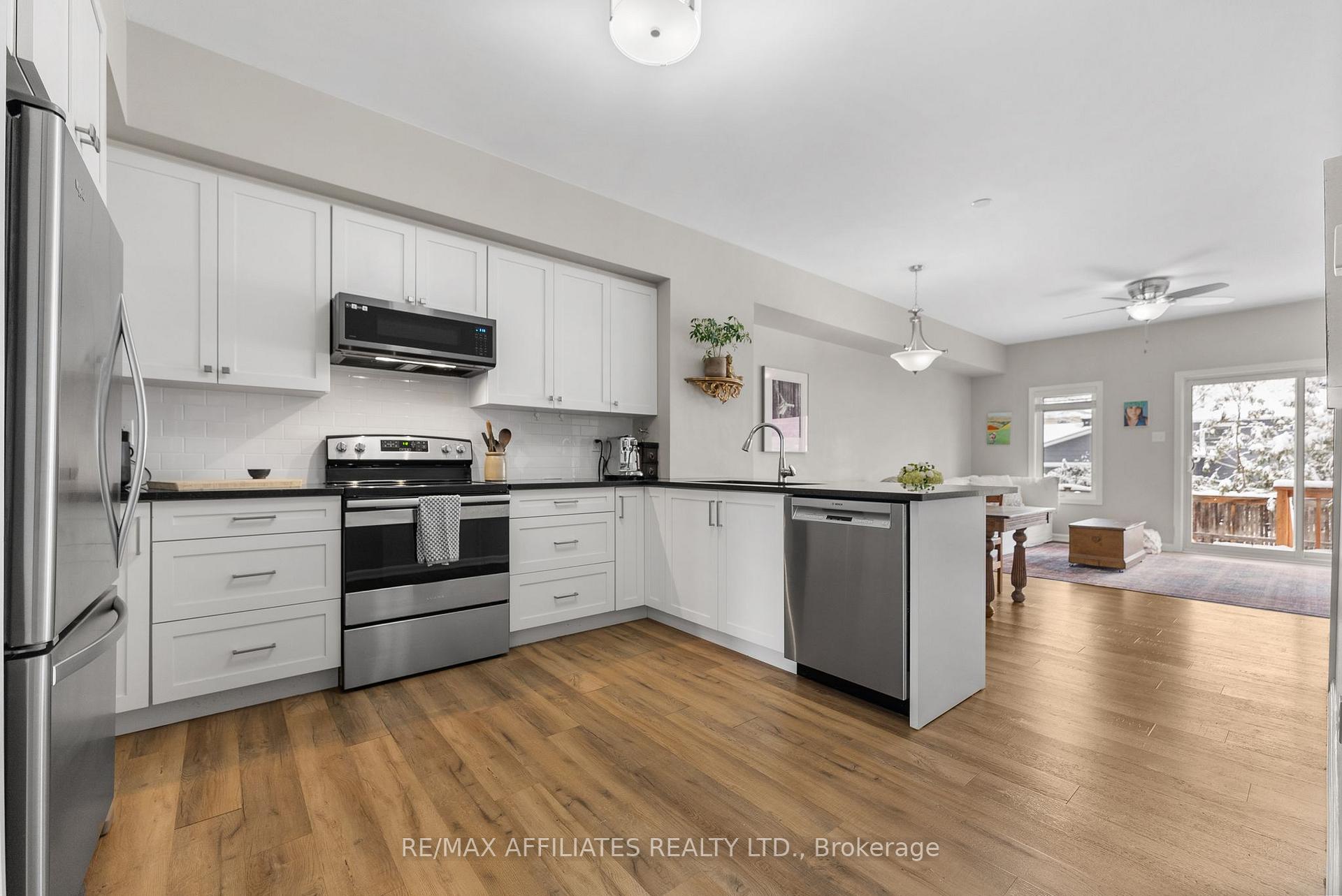 Photo 8 of 27 George Street, Carleton Place — HOMEH