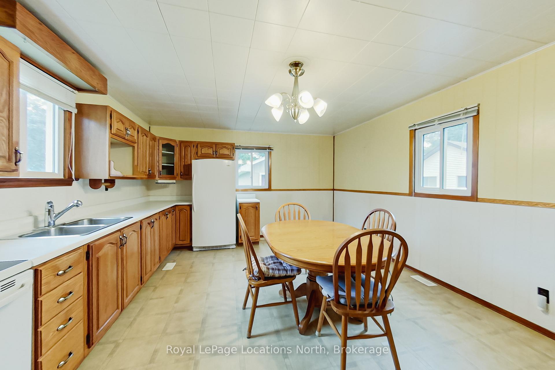 Photo 6 of 147 Hickory Street, Collingwood — HOMEH