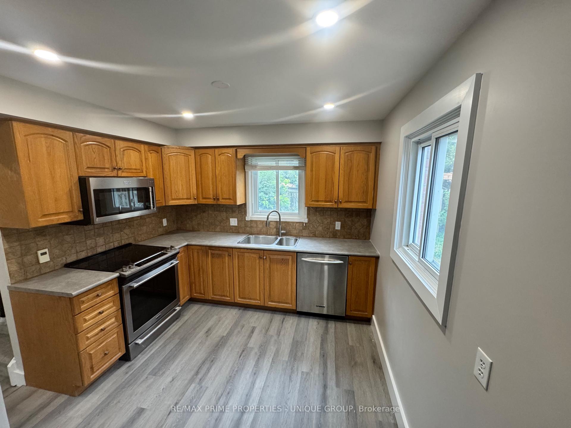Photo 4 of 14 Ashdale Crescent, Clarington, Bowmanville — HOMEH