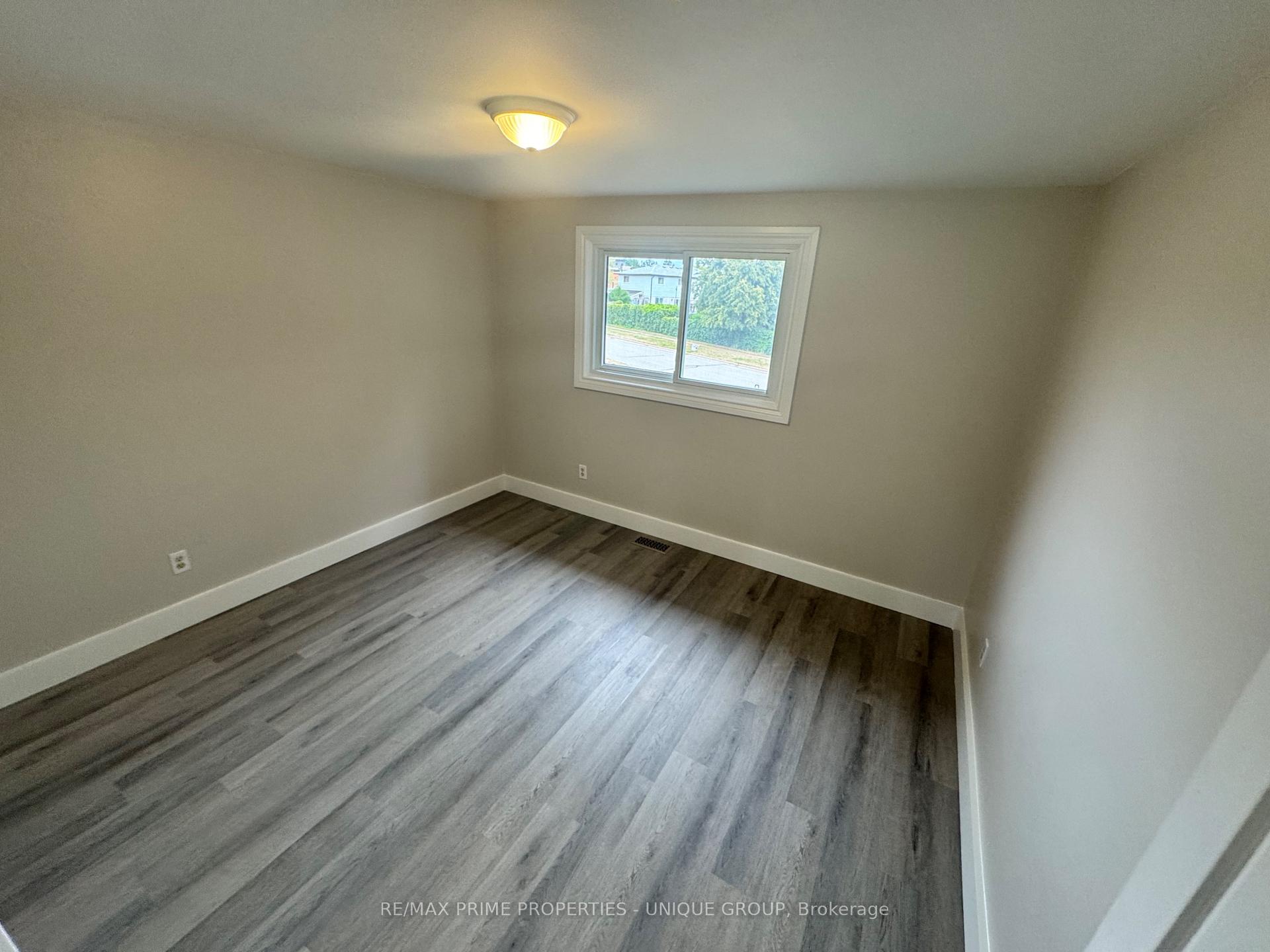 Photo 5 of 14 Ashdale Crescent, Clarington, Bowmanville — HOMEH