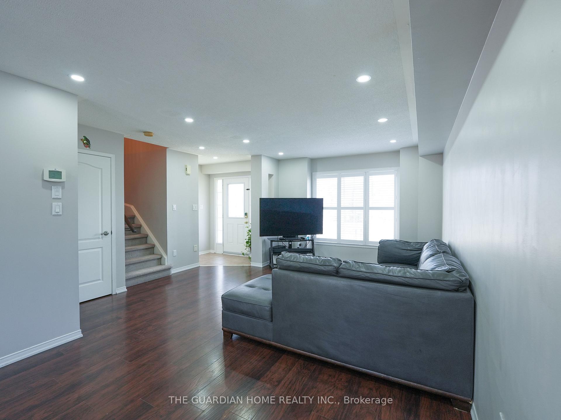 Photo 8 of 116 Williamson Drive E, Ajax, Northeast Ajax — HOMEH
