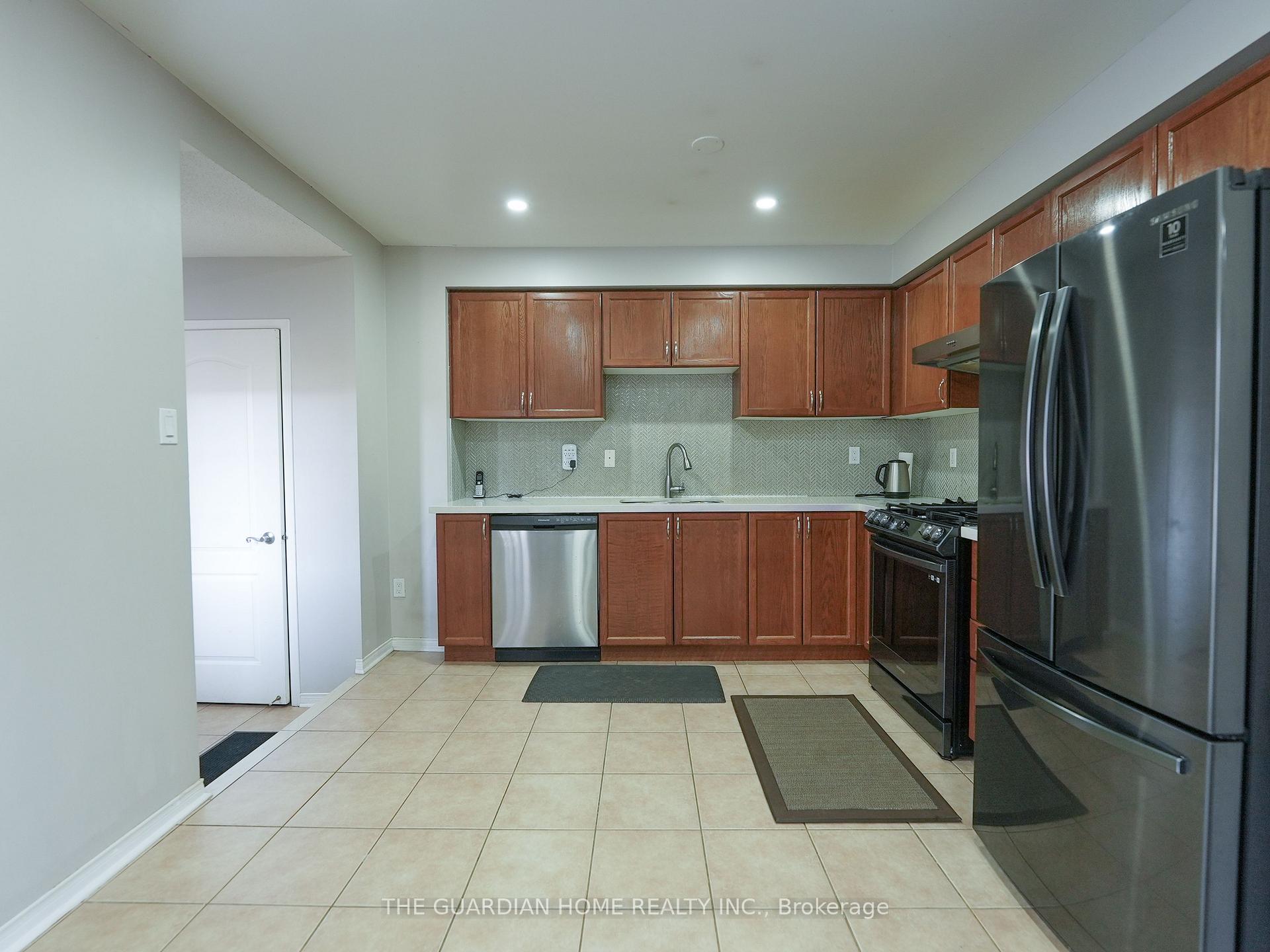 Photo 10 of 116 Williamson Drive E, Ajax, Northeast Ajax — HOMEH