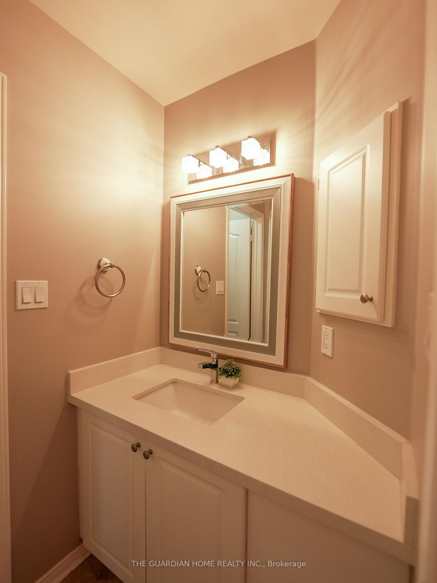 Photo 22 of 116 Williamson Drive E, Ajax, Northeast Ajax — HOMEH