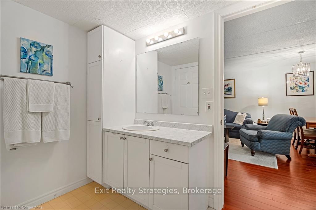 Photo 5 of Unit 105, 1451 Walker's Line, Burlington, Palmer — HOMEH