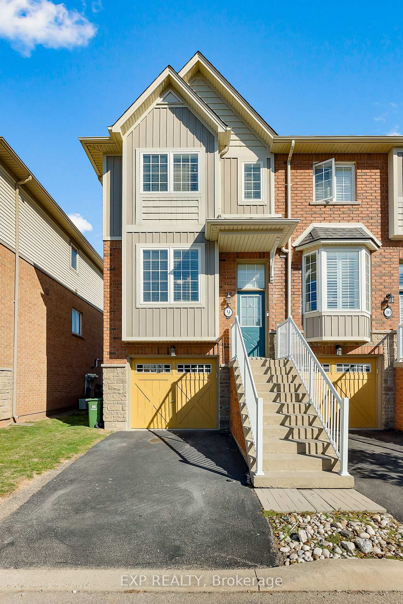 Photo 3 of Unit 9, 170 Dewitt Road, Hamilton, Stoney Creek — HOMEH