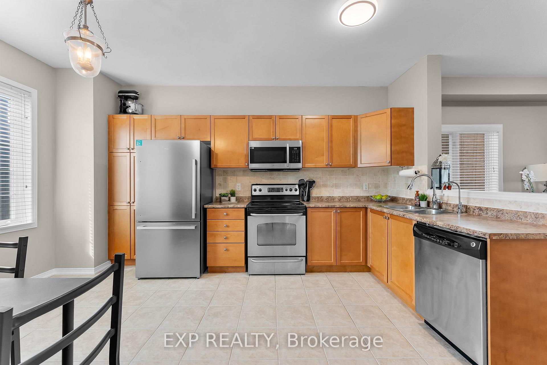 Photo 5 of Unit 9, 170 Dewitt Road, Hamilton, Stoney Creek — HOMEH