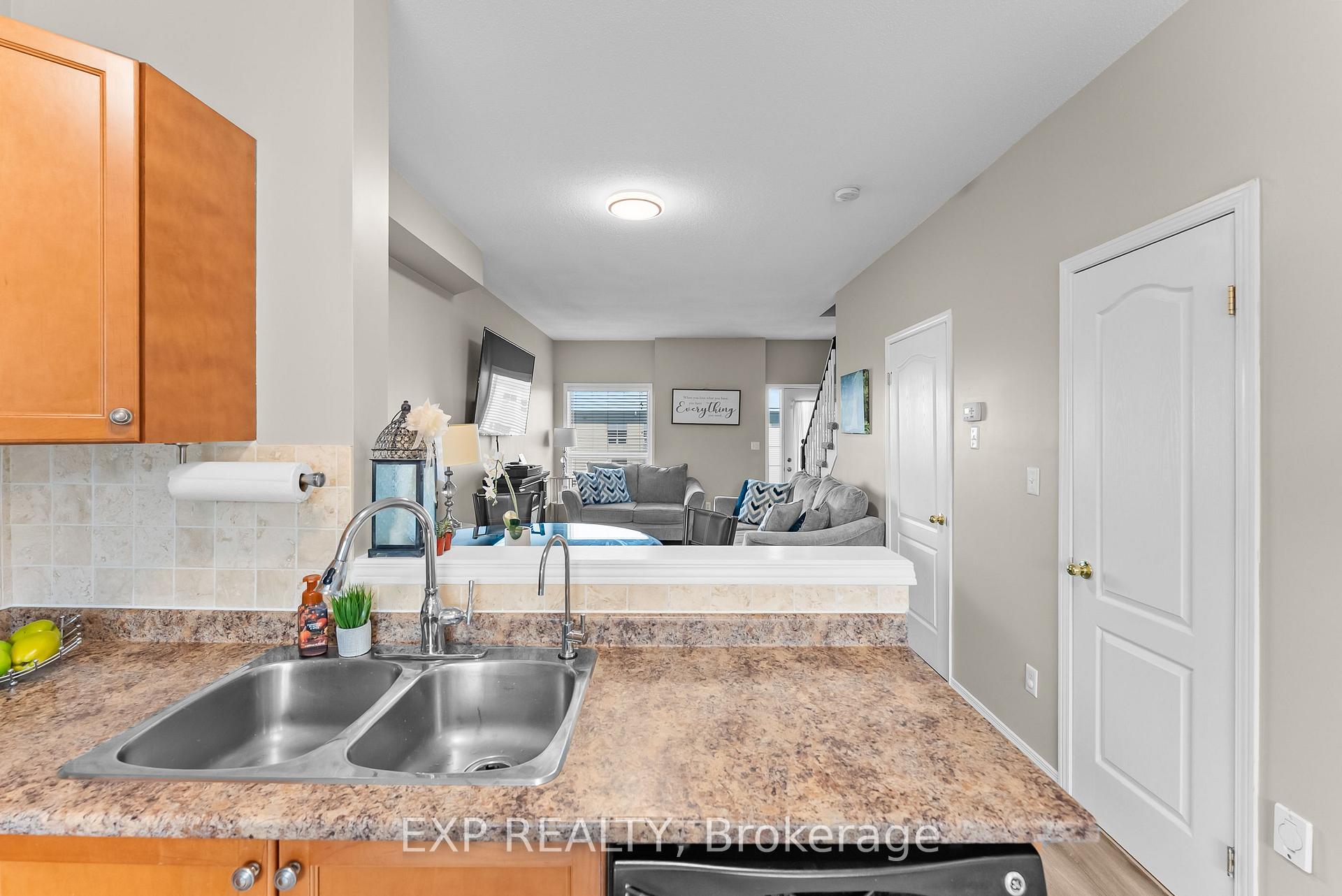 Photo 8 of Unit 9, 170 Dewitt Road, Hamilton, Stoney Creek — HOMEH
