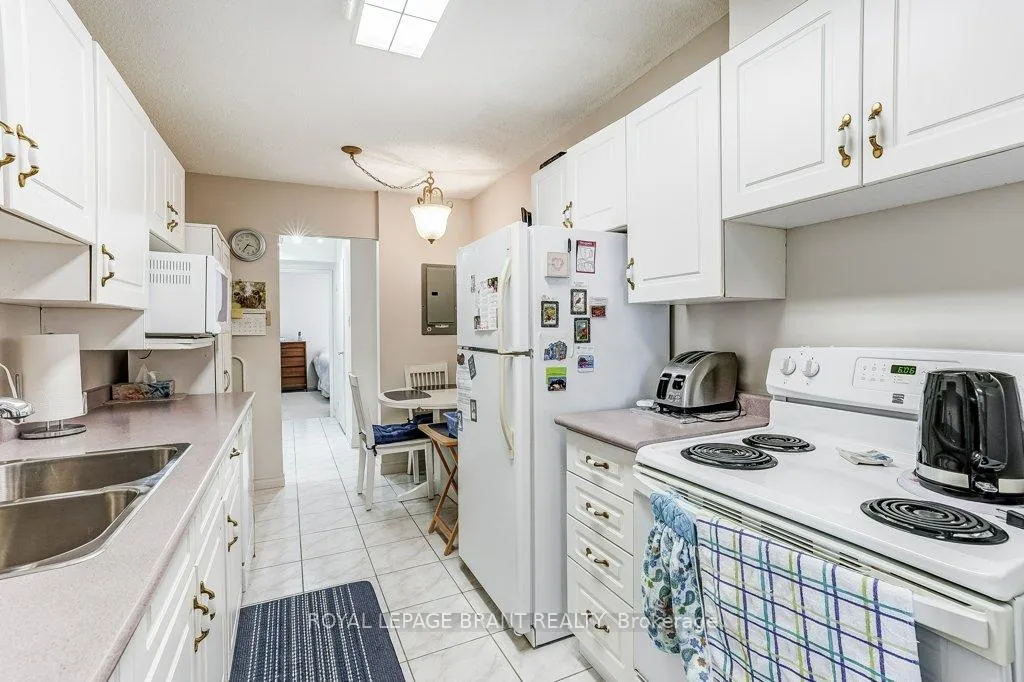 Photo 11 of Unit 1002, 2055 Upper Middle Road, Burlington, Brant Hills — HOMEH