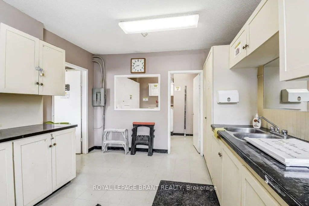 Photo 44 of Unit 1002, 2055 Upper Middle Road, Burlington, Brant Hills — HOMEH