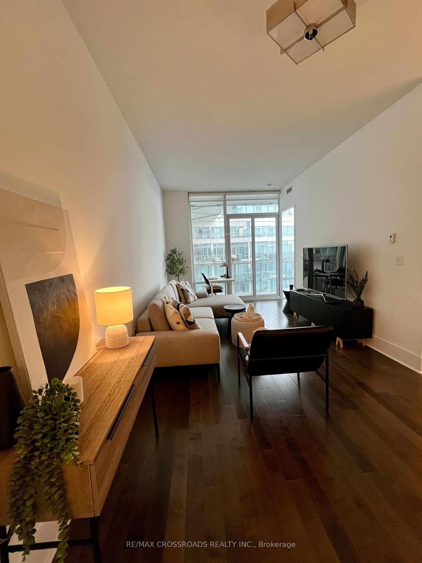 Photo 8 of Unit 1010, 29 Queens Quay E, Toronto, Waterfront Communities — HOMEH