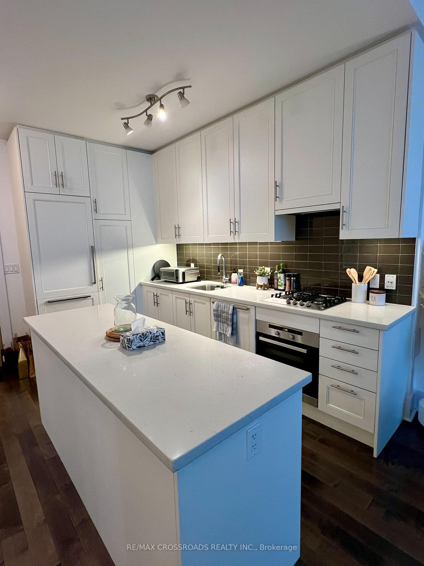 Photo 4 of Unit 1010, 29 Queens Quay E, Toronto, Waterfront Communities — HOMEH