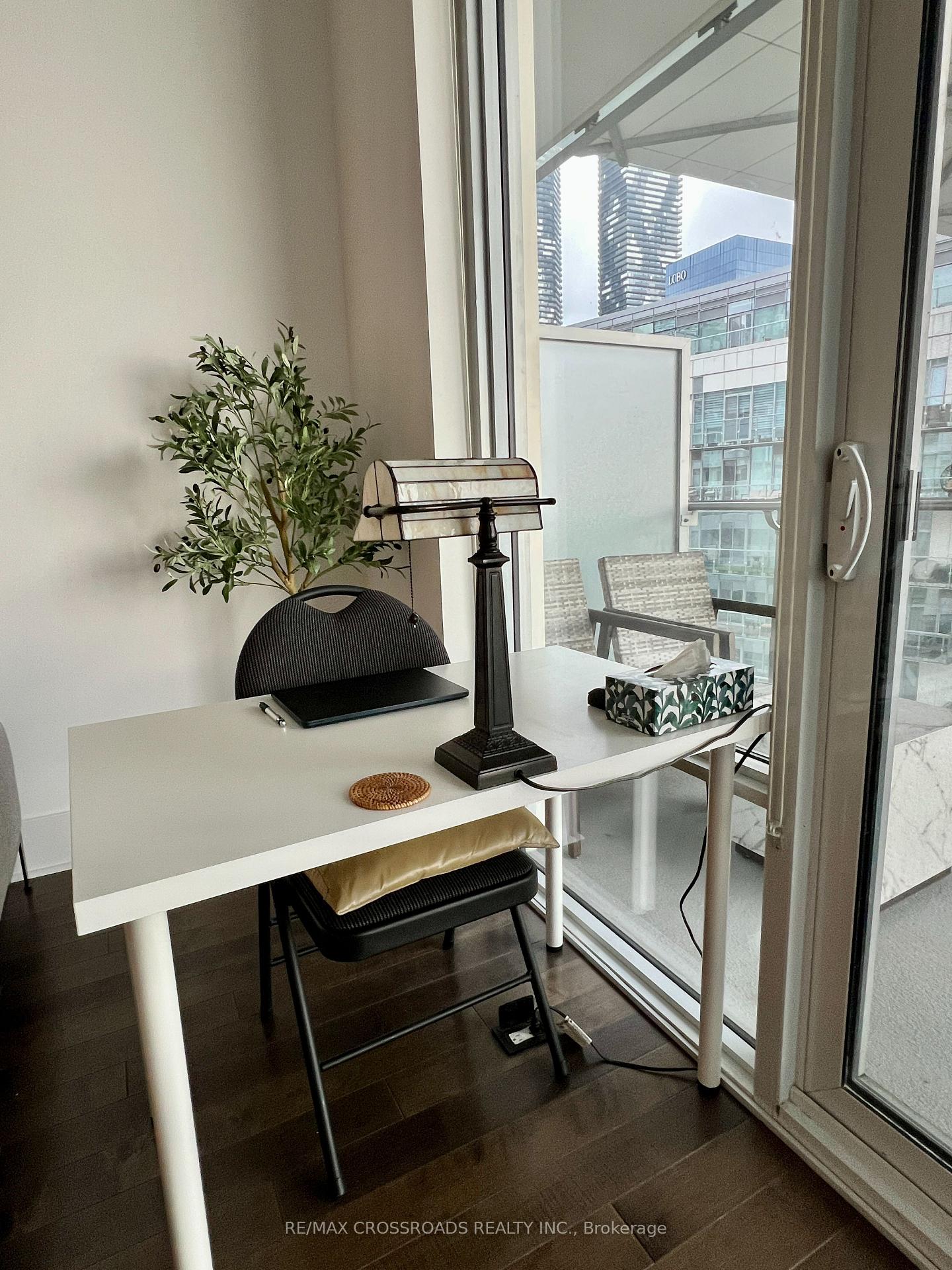 Photo 6 of Unit 1010, 29 Queens Quay E, Toronto, Waterfront Communities — HOMEH