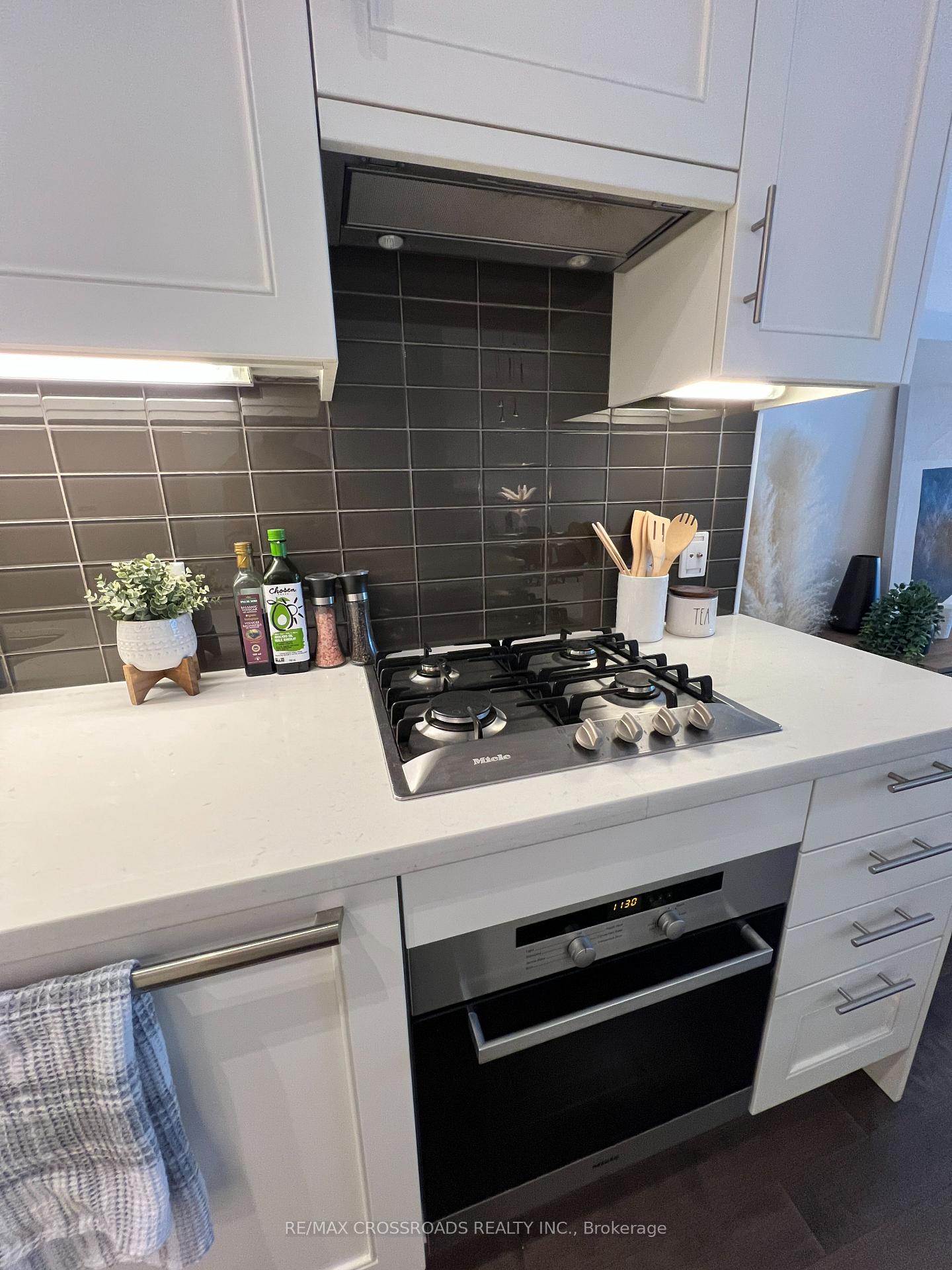 Photo 15 of Unit 1010, 29 Queens Quay E, Toronto, Waterfront Communities — HOMEH