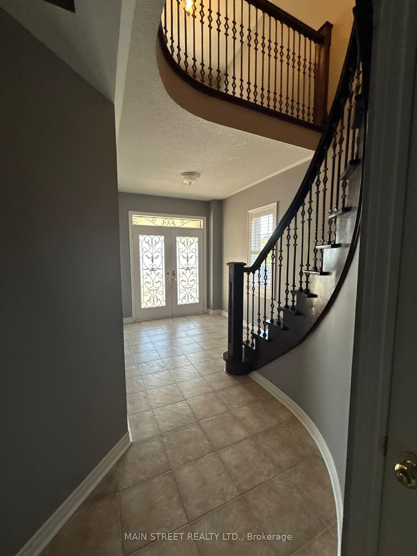 Photo 2 of 84 Pannahill Drive, Brampton, Bram East — HOMEH
