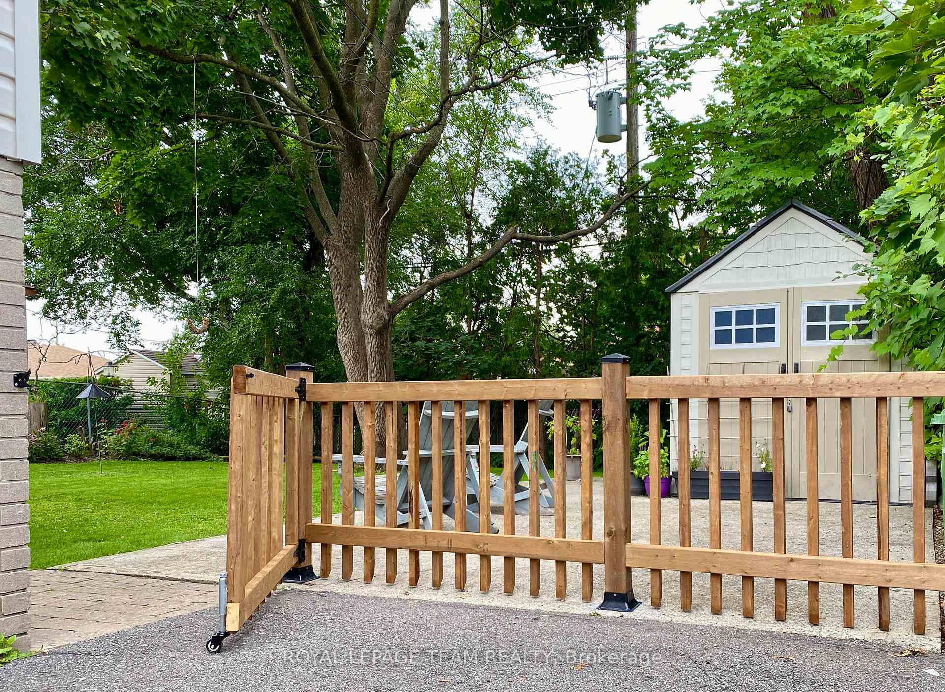 Photo 3 of Unit B, 757 Fleming Avenue, Ottawa, Elmvale Acres — HOMEH