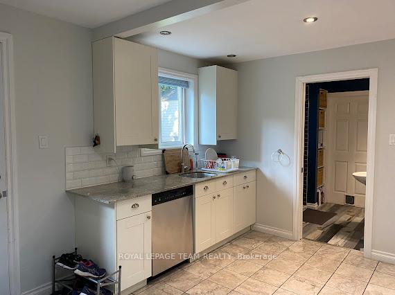 Photo 5 of Unit B, 757 Fleming Avenue, Ottawa, Elmvale Acres — HOMEH