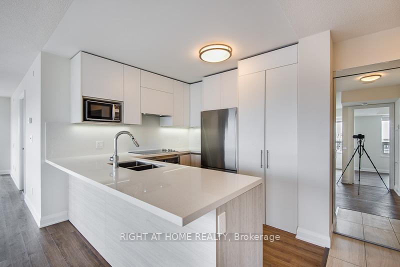 Photo 8 of Unit 1108, 15 Water Walk Drive, Markham, Unionville — HOMEH