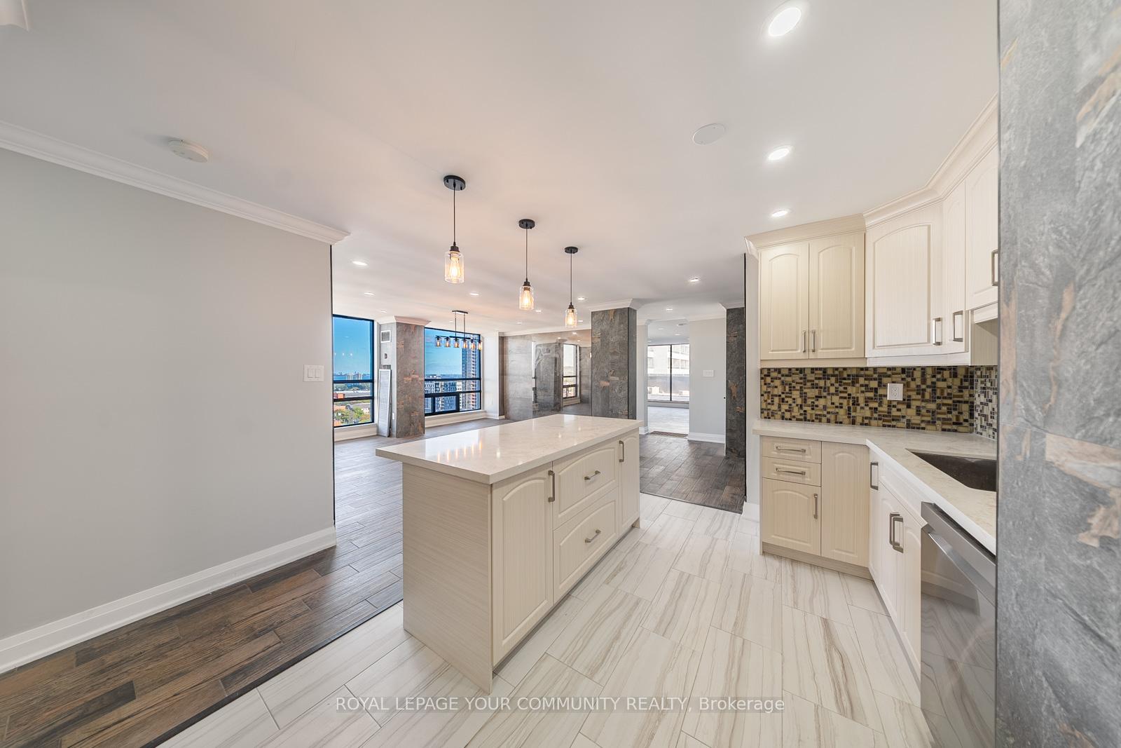 Photo 16 of Unit PH3, 222 Jackson Street, Hamilton, Durand — HOMEH