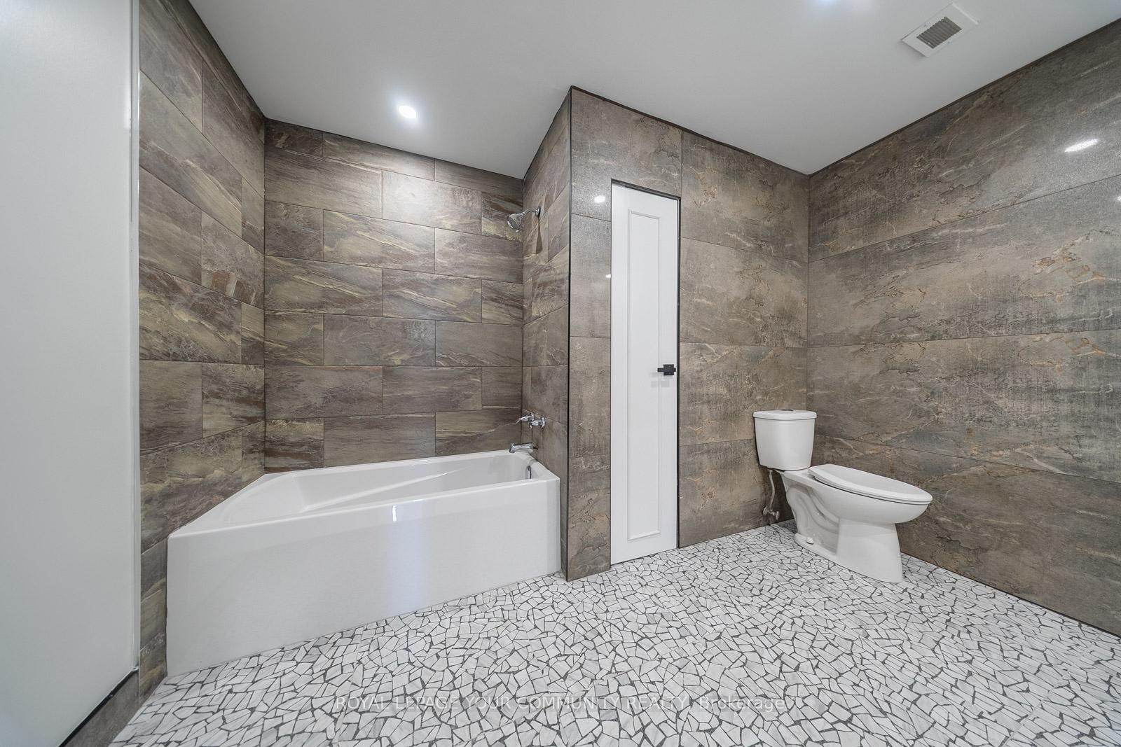 Photo 34 of Unit PH3, 222 Jackson Street, Hamilton, Durand — HOMEH