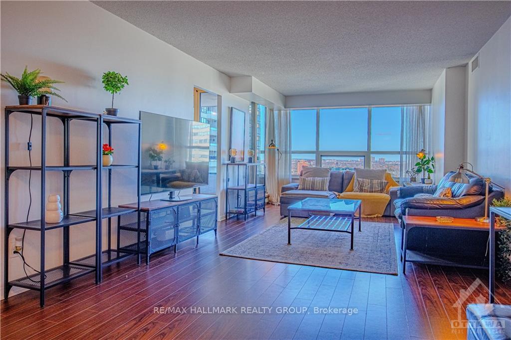 Photo 2 of Unit 2003, 1510 Riverside Drive, Ottawa, Riverview Park — HOMEH