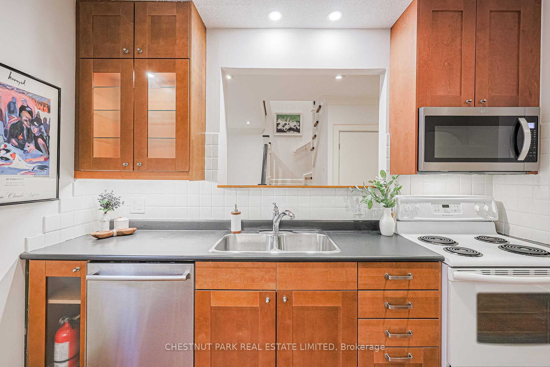 Photo 16 of Unit 111, 480 Oriole Parkway, Toronto, Yonge-Eglinton — HOMEH