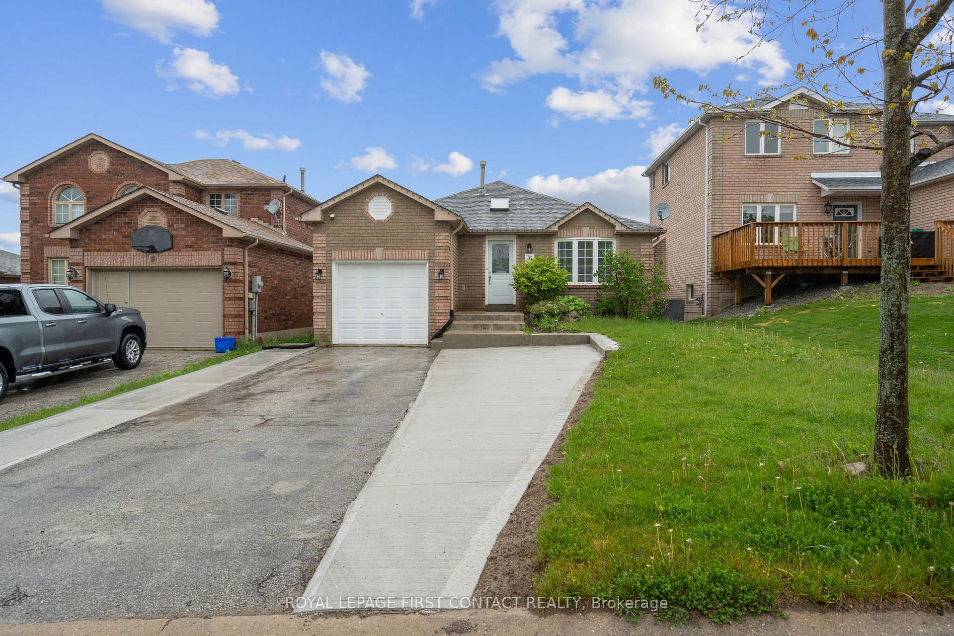 Front of Unit (main), 16 Waddington Crescent