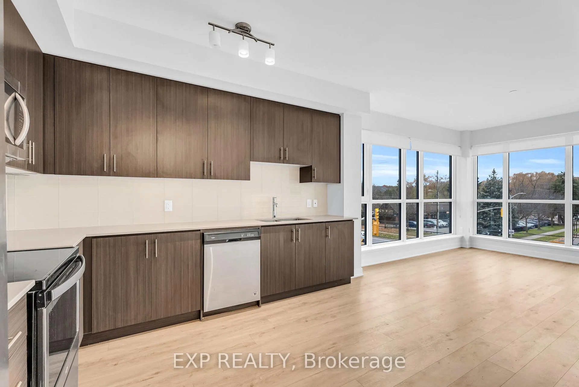 Front of Unit 302, 340 Plains Road E
