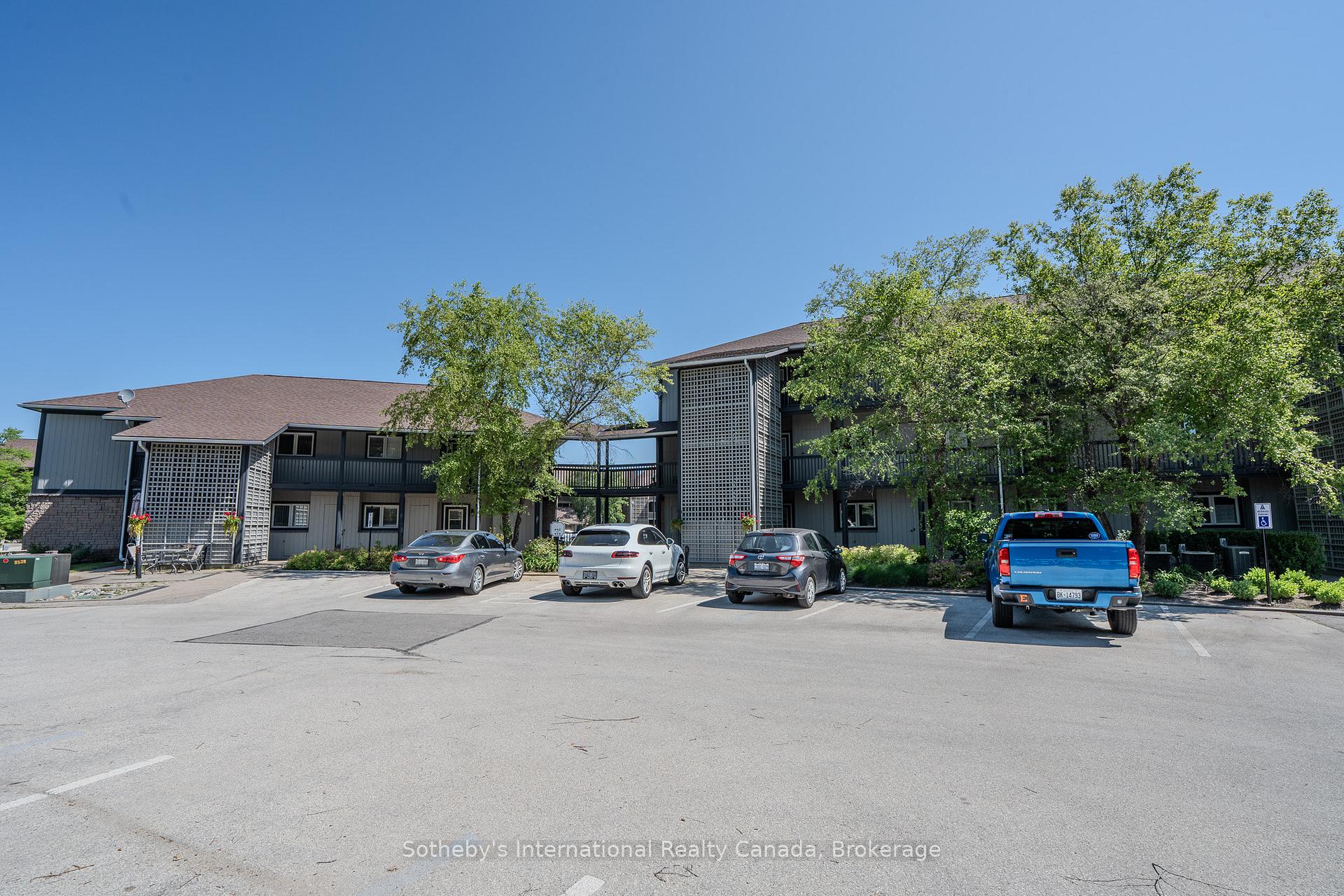 Photo 3 of 449 Mariners Way, Collingwood — HOMEH