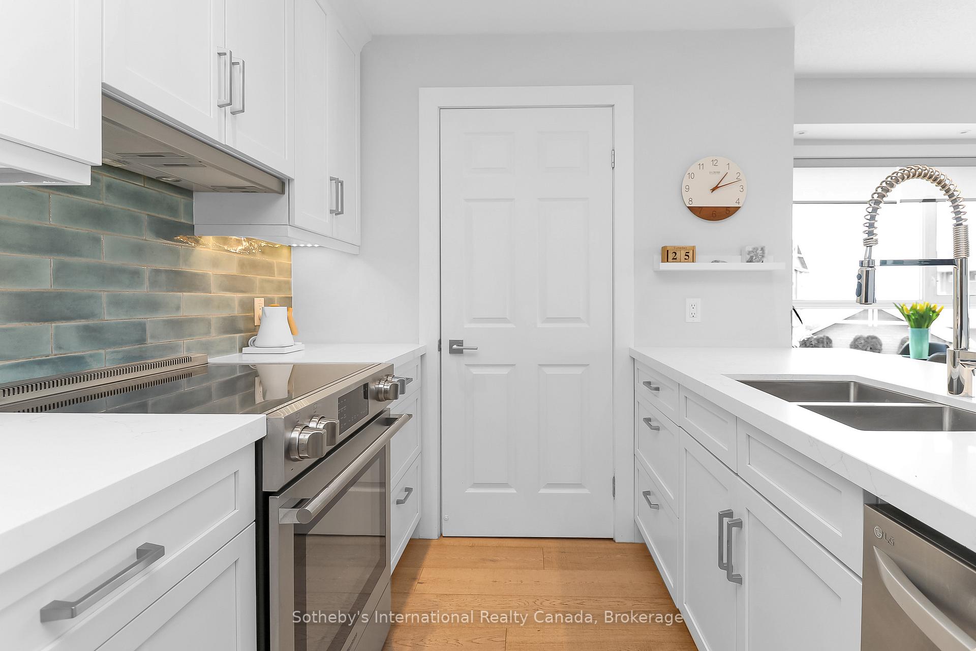 Photo 8 of 449 Mariners Way, Collingwood — HOMEH