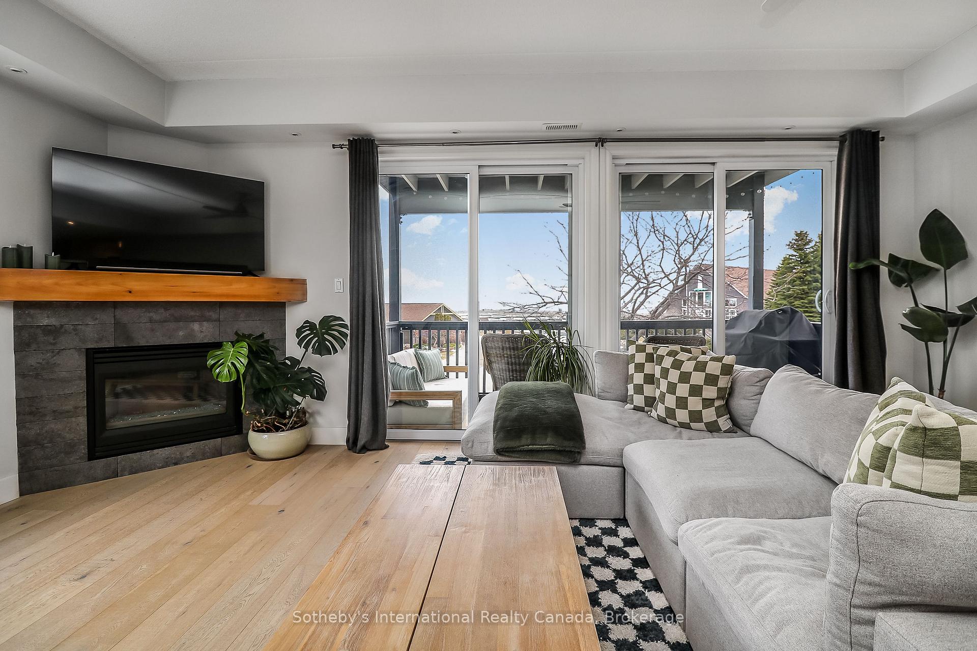 Photo 10 of 449 Mariners Way, Collingwood — HOMEH