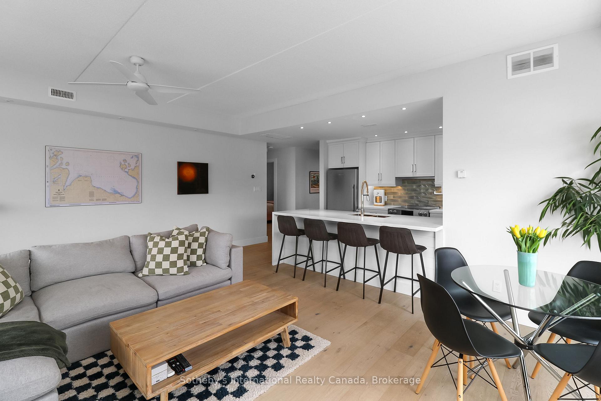 Photo 11 of 449 Mariners Way, Collingwood — HOMEH