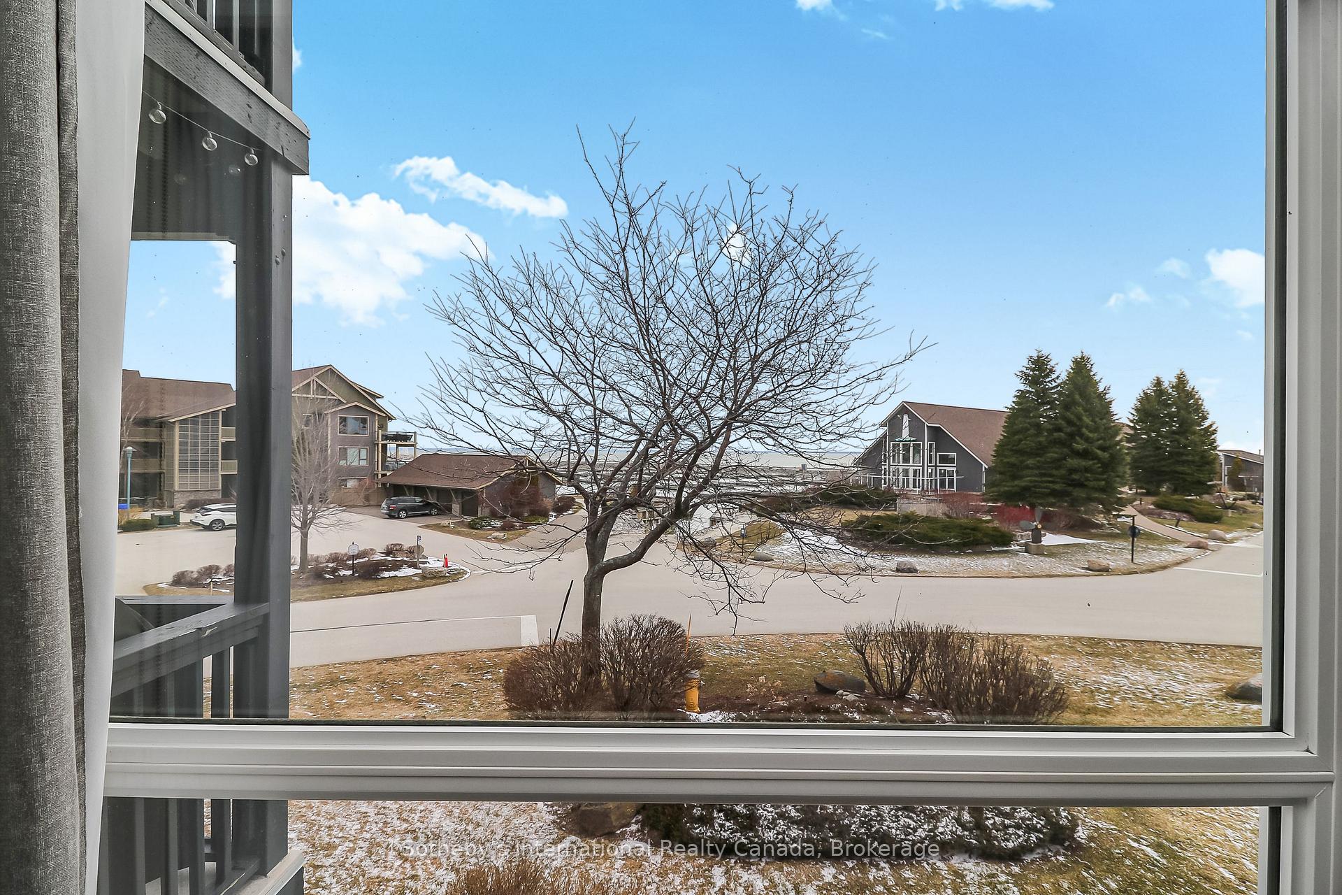 Photo 19 of 449 Mariners Way, Collingwood — HOMEH