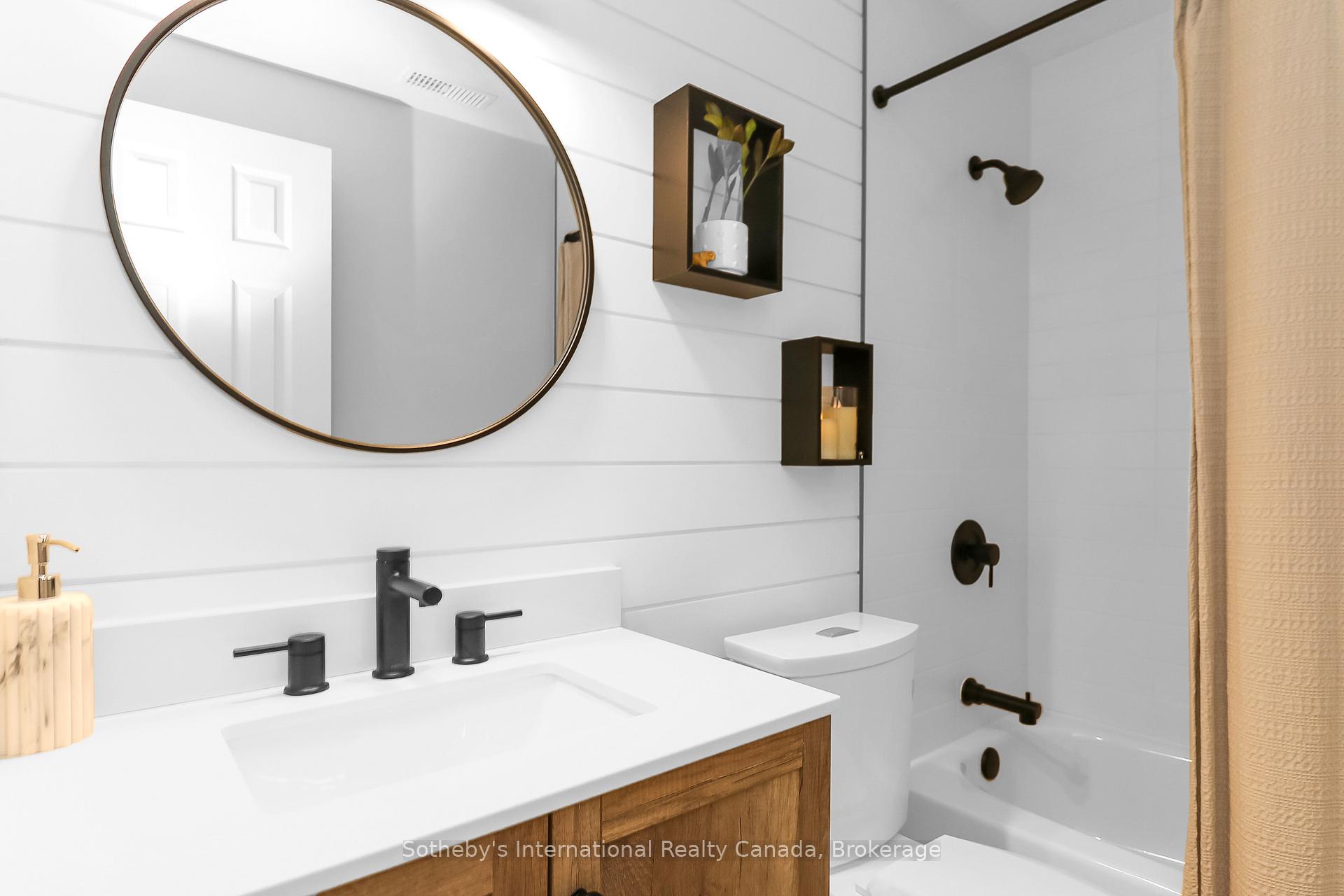 Photo 21 of 449 Mariners Way, Collingwood — HOMEH