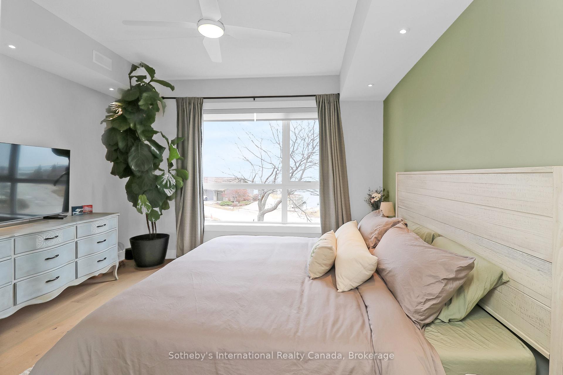 Photo 24 of 449 Mariners Way, Collingwood — HOMEH