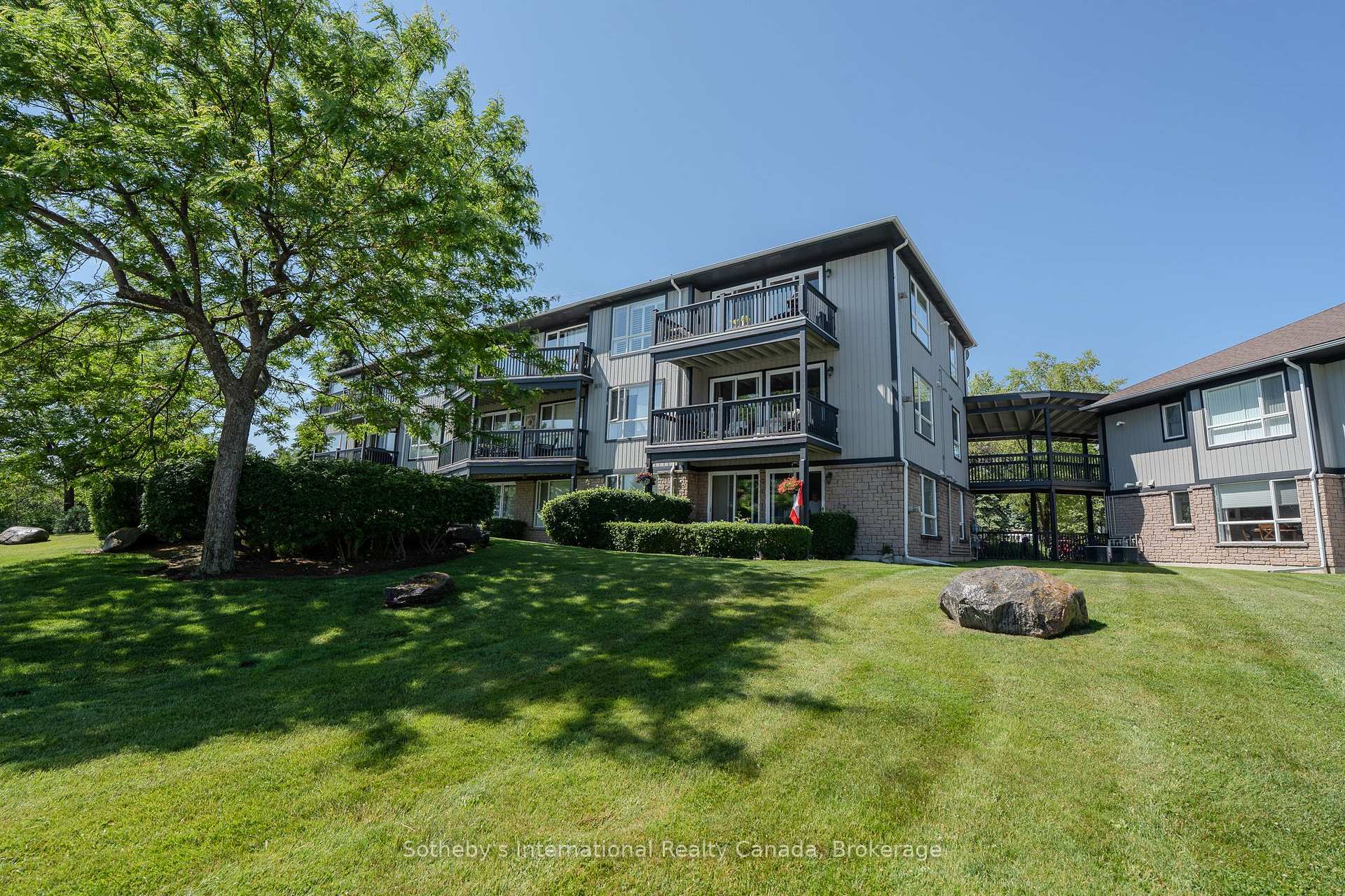 Photo 29 of 449 Mariners Way, Collingwood — HOMEH