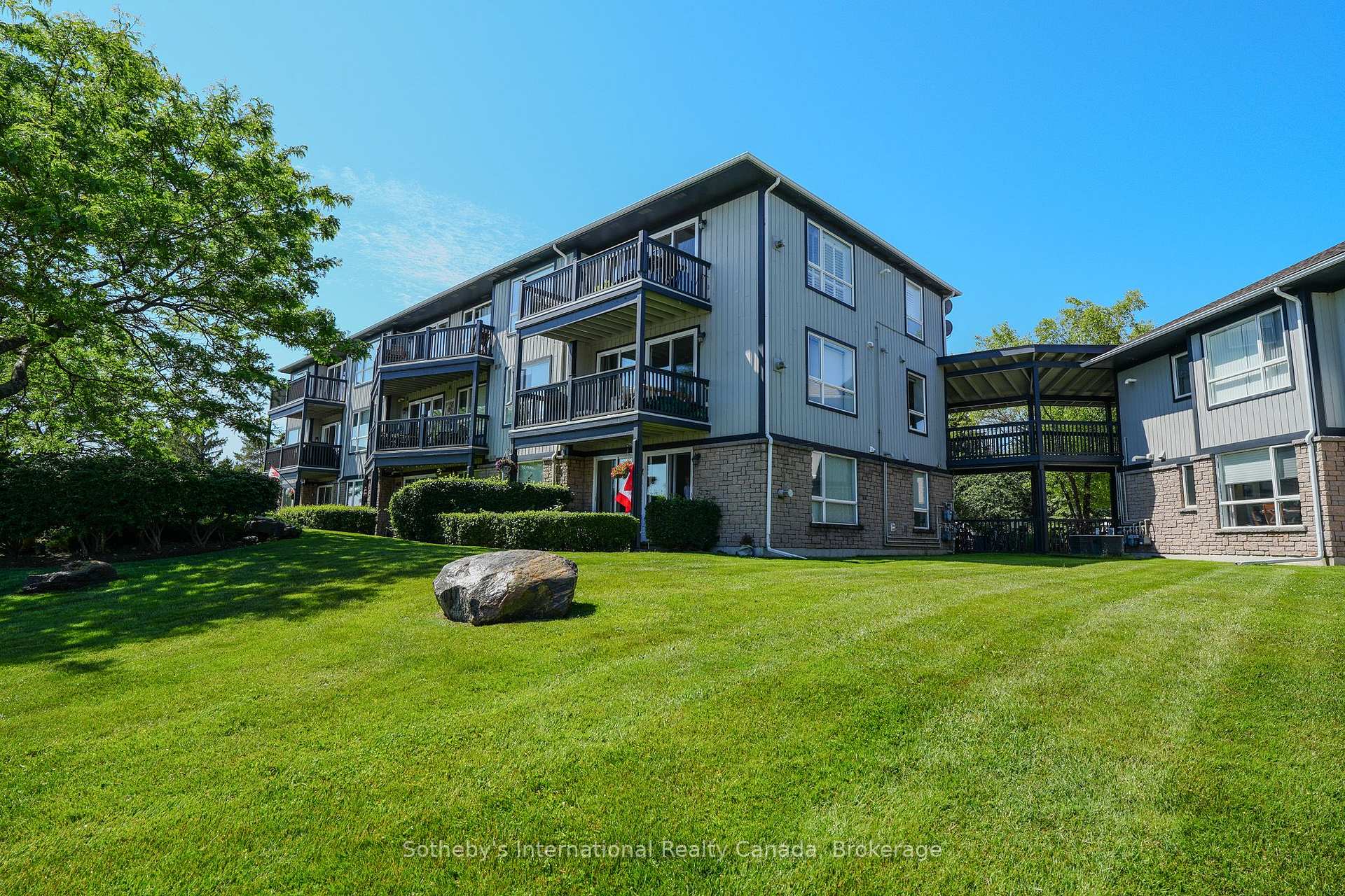 Photo 30 of 449 Mariners Way, Collingwood — HOMEH