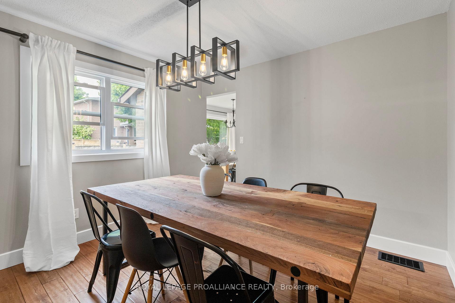 Photo 11 of 156 Beley Street, Brockville — HOMEH
