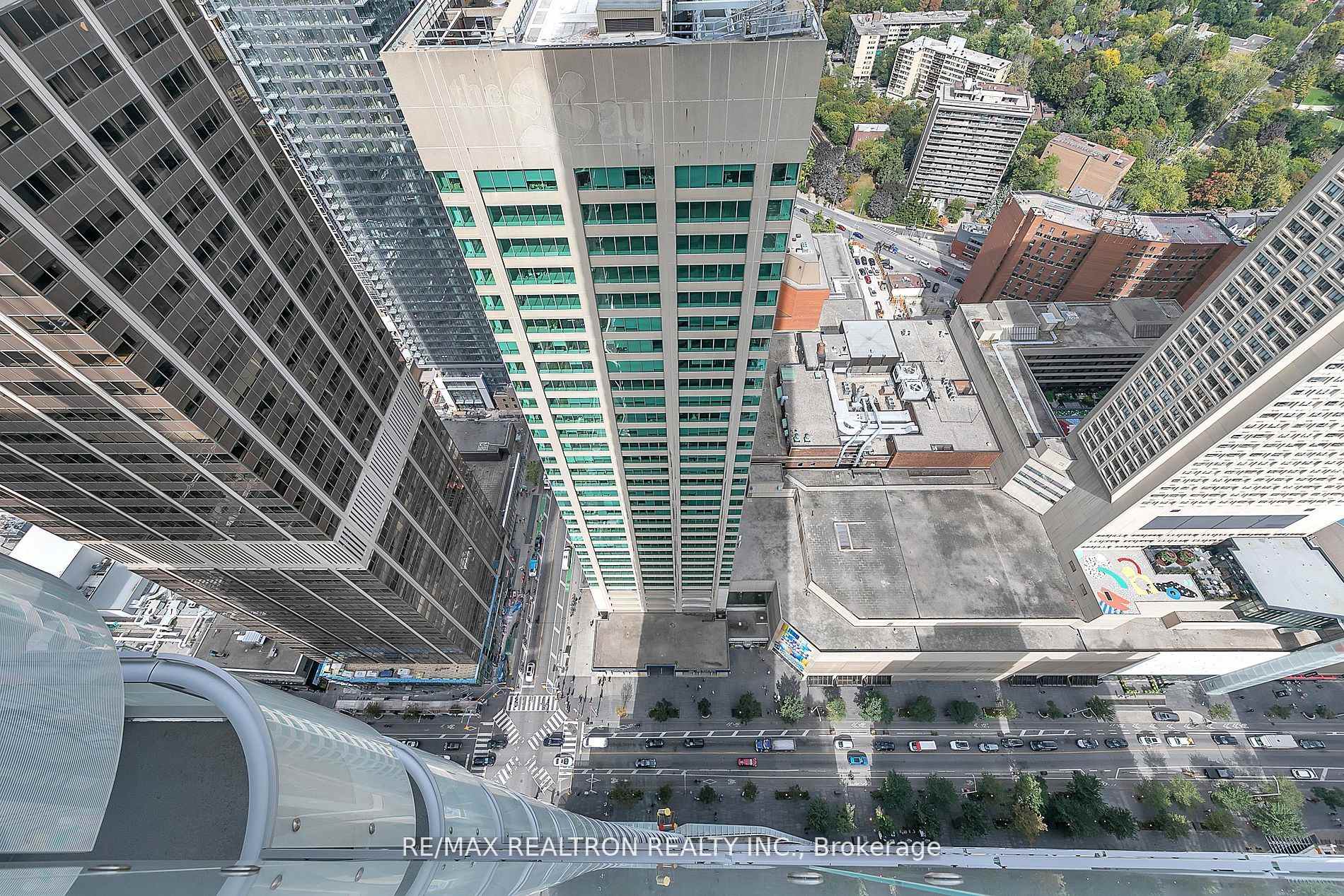 Photo 2 of Unit 4610, 1 Bloor Street E, Toronto, Church-Yonge Corridor — HOMEH