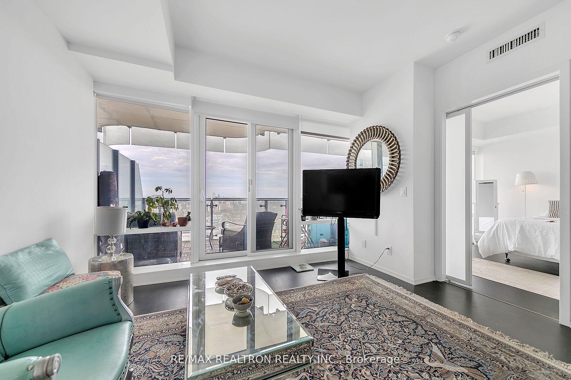 Photo 10 of Unit 4610, 1 Bloor Street E, Toronto, Church-Yonge Corridor — HOMEH
