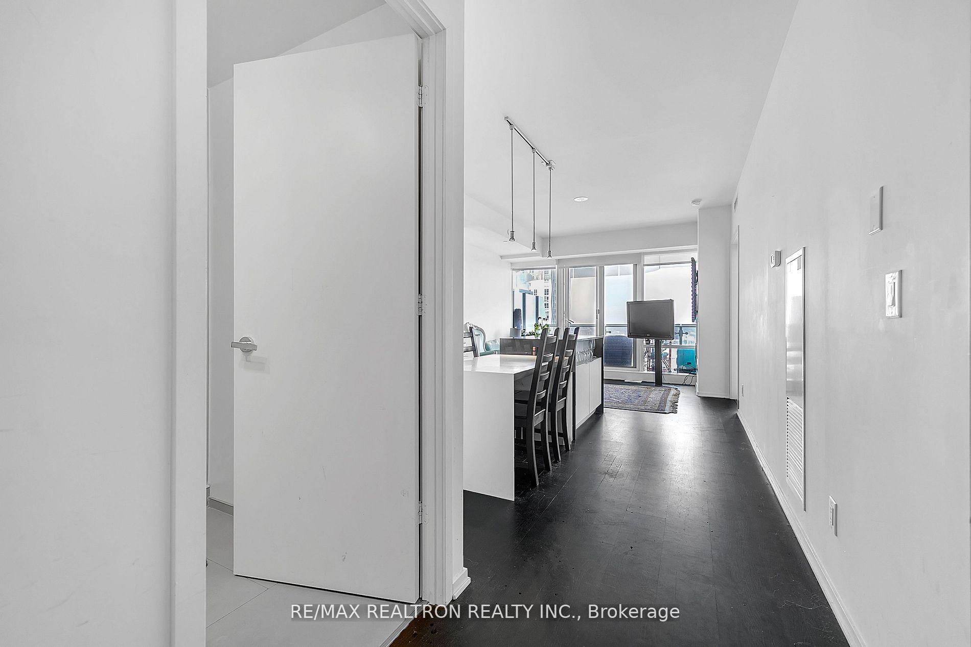 Photo 17 of Unit 4610, 1 Bloor Street E, Toronto, Church-Yonge Corridor — HOMEH